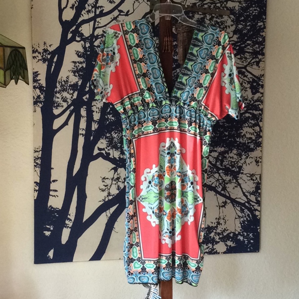 Great colorful dress! 👗 Tie inside @ empire waist